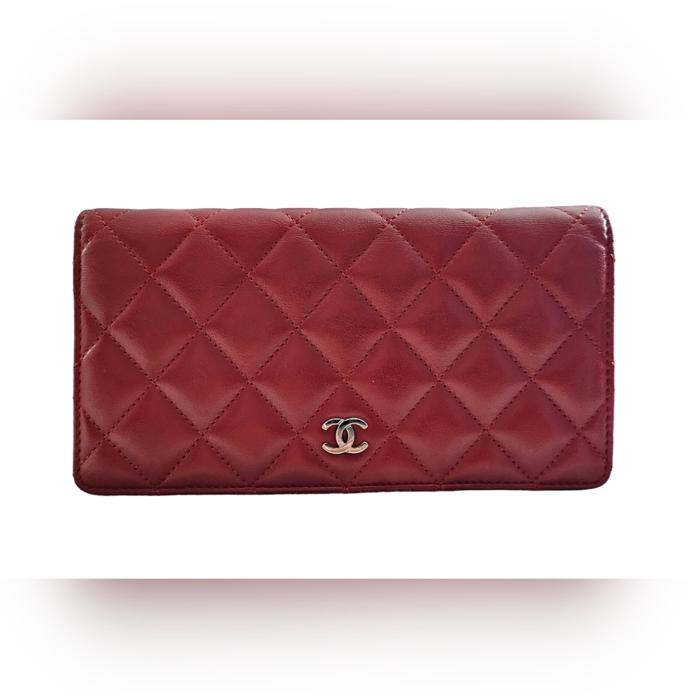 Authentic Chanel Matelasse Lambskin Quilted Bifold Wallet Red